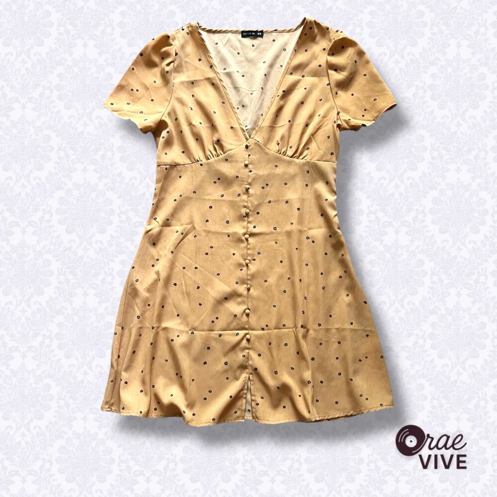 Cotton On Taffy Women’s Dress Medium • Button Detail Skater Style